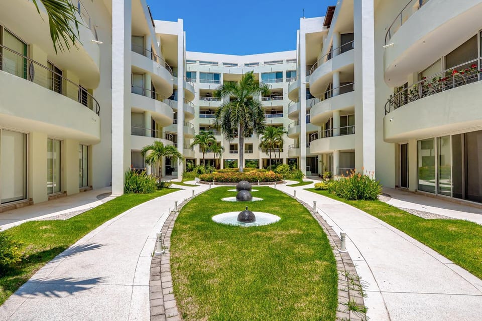 Property building, Day, Garden, Other