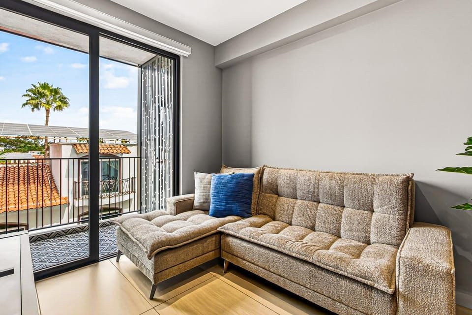 View (from property/room), Balcony/Terrace, Living room, Seating area