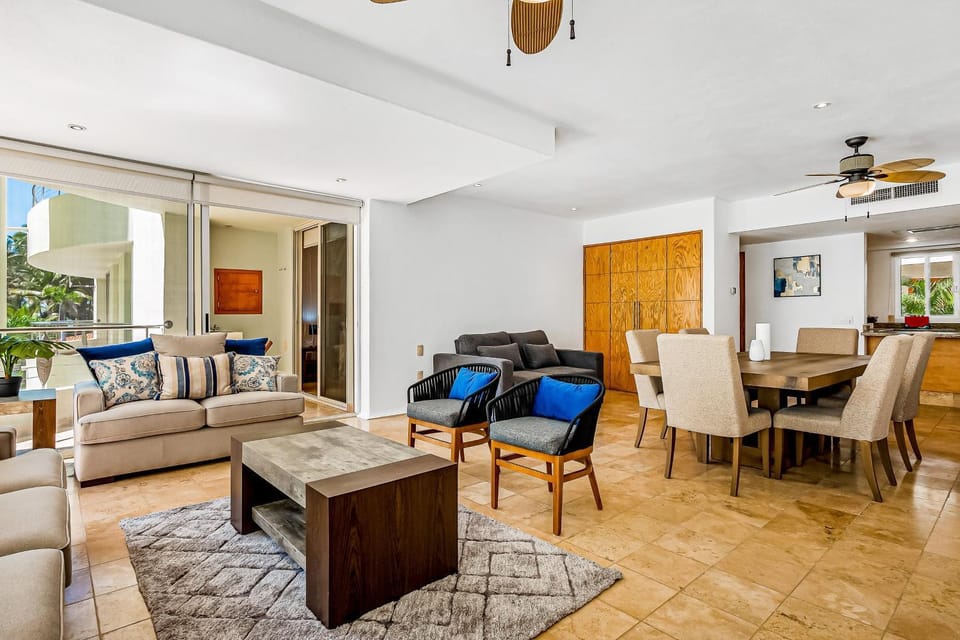 Living room, Seating area, Dining area