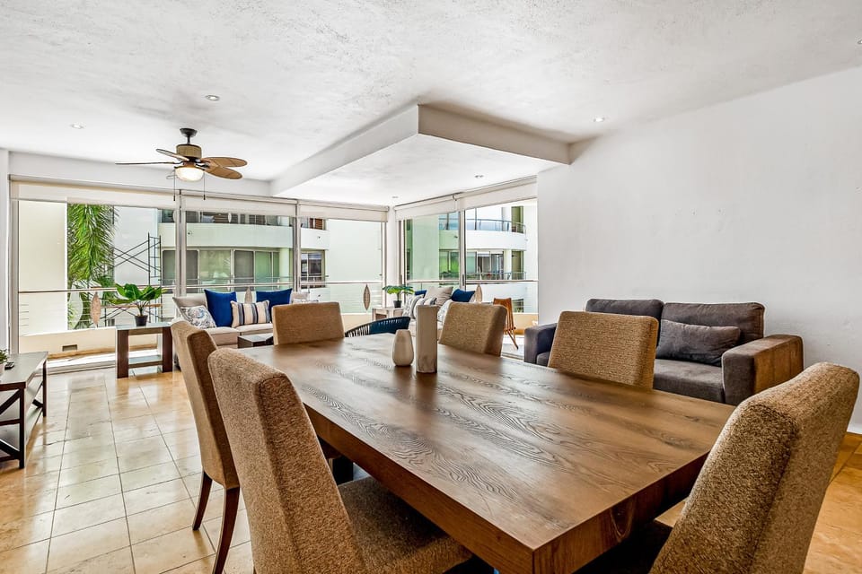 Living room, Seating area, Dining area