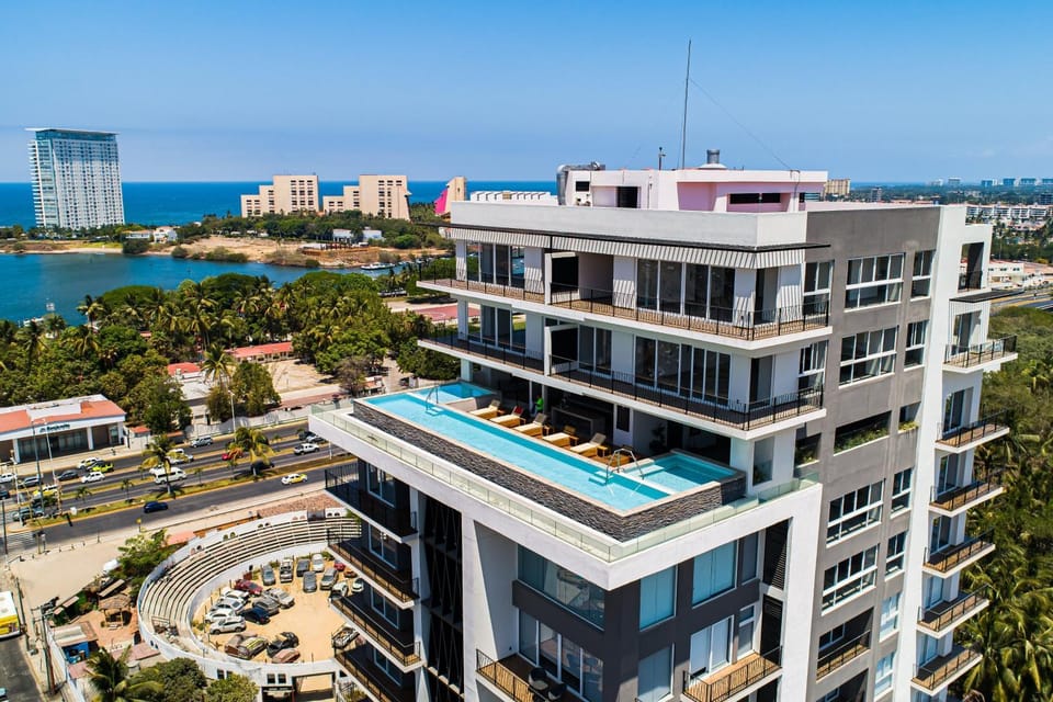 Property building, Day, Bird's eye view, City view, Pool view, Sea view, Swimming pool, Location, Parking