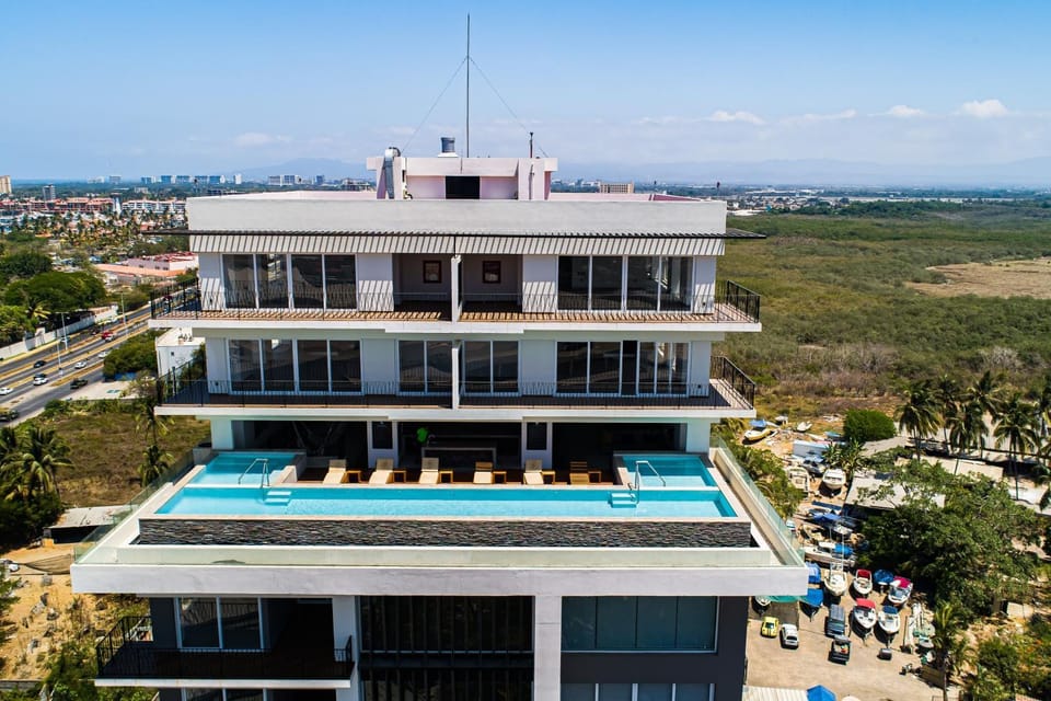 Property building, Day, Neighbourhood, Natural landscape, Bird's eye view, Pool view, Sea view, Swimming pool, Location, Parking