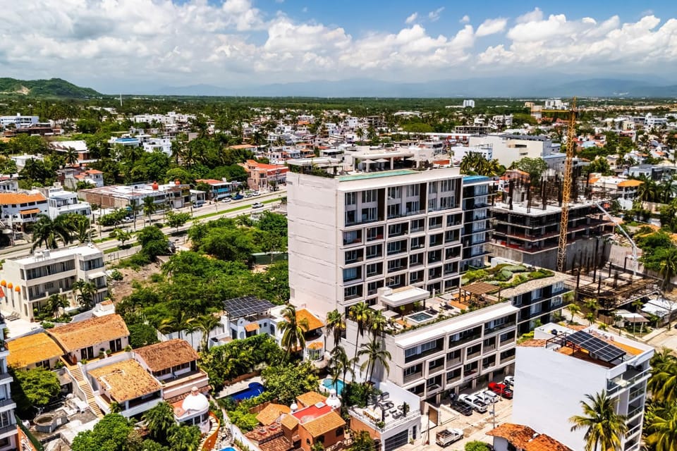 Property building, Day, Neighbourhood, Natural landscape, Bird's eye view, City view, Mountain view, Street view, Location