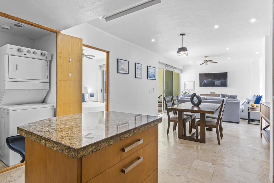 Kitchen or kitchenette, laundry, kitchen