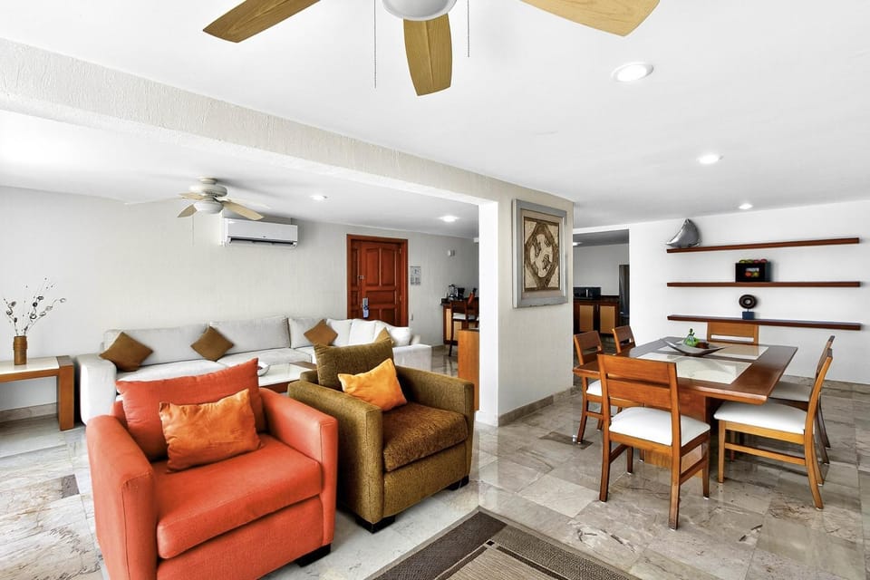 Living room, Seating area, Dining area, air conditioner