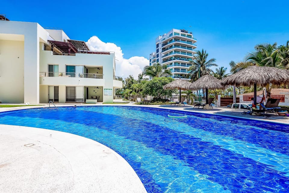Property building, Day, Swimming pool, Swimming pool