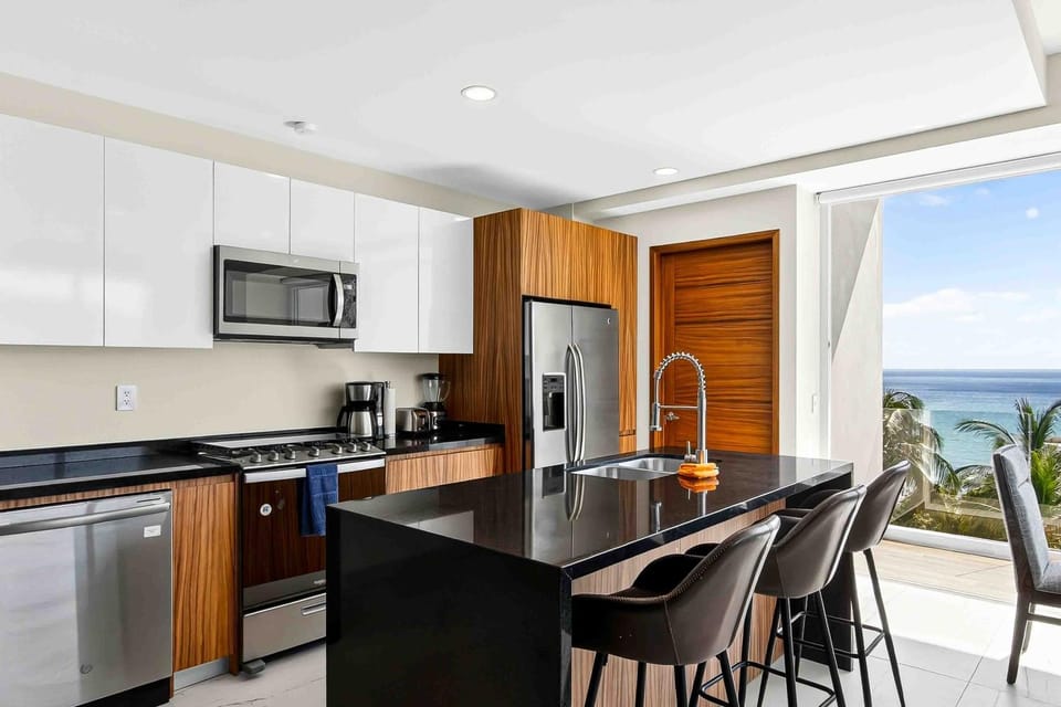 Coffee/tea facilities, View (from property/room), Kitchen or kitchenette, Sea view, dishwasher, minibar, oven, stove, toaster, kitchen