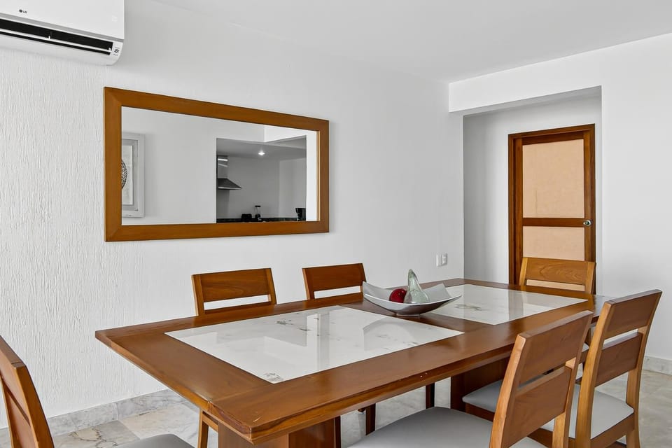 Seating area, Dining area, air conditioner