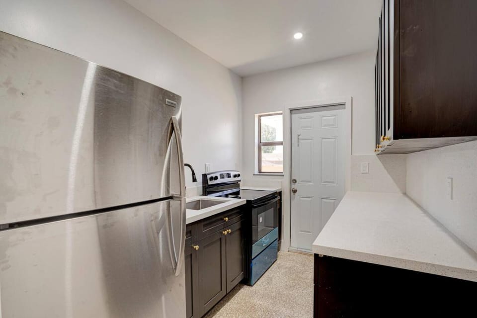 Spacious Cozy 3-bedroom Miami Apartment House in Miami Shores