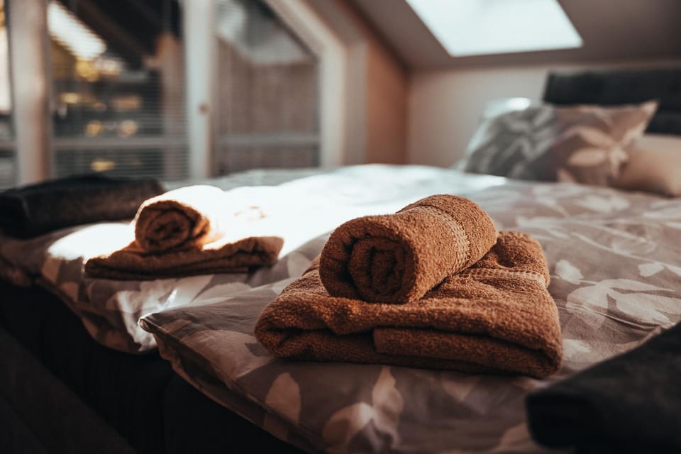 Bed, Photo of the whole room, Bedroom, towels