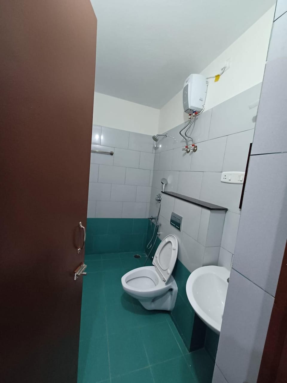 Elite Living -Fully Furnished 2BHK in Gated Community Apartment in Chennai