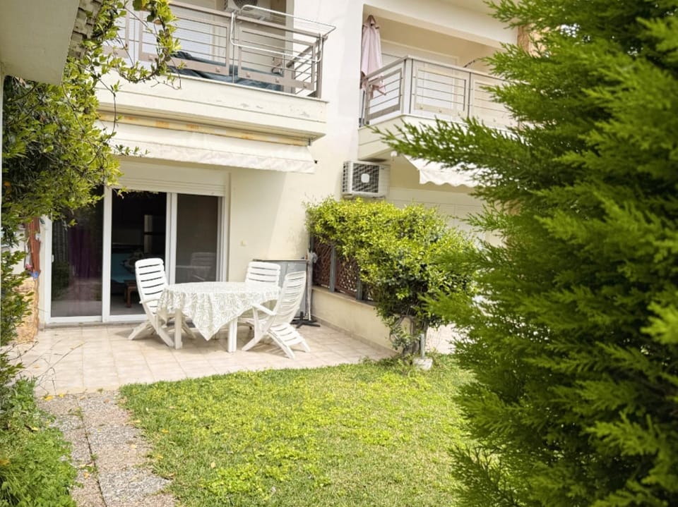 Property building, Garden, View (from property/room), Balcony/Terrace, Garden view