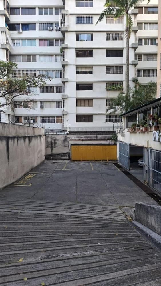 New and comfortable apartment in Los Palos Grandes Apartment in Caracas