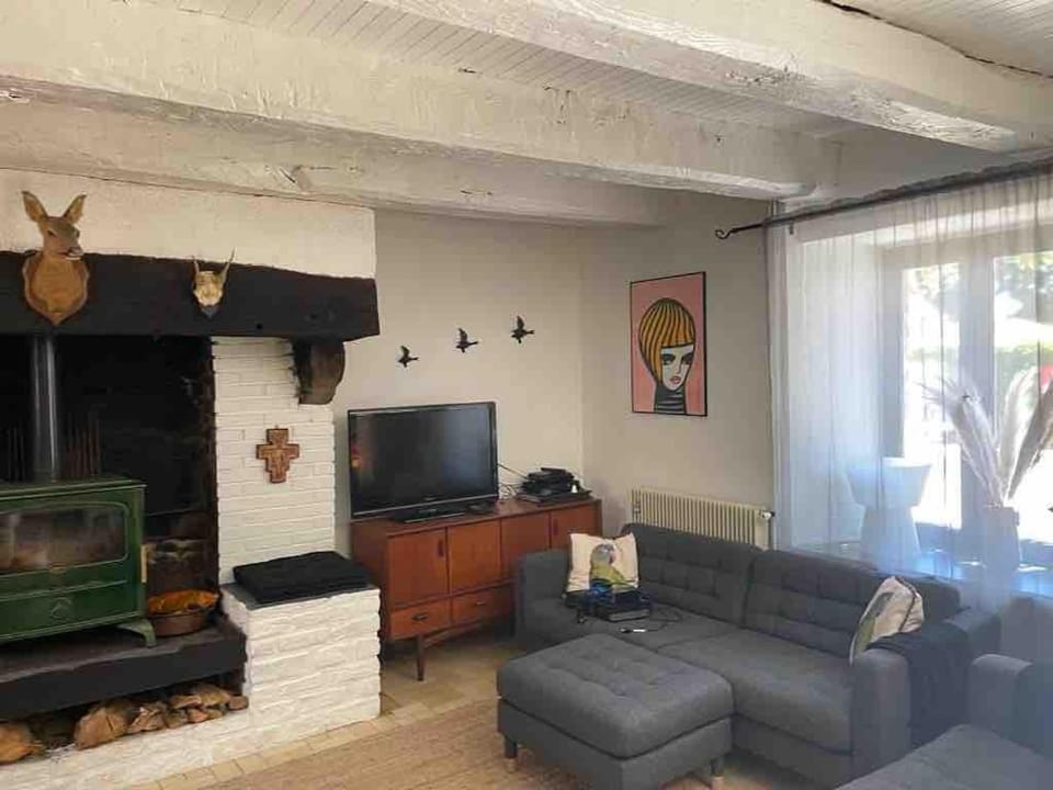 Charming farmhouse and gite with pool also available in July and August House in Nouvelle-Aquitaine