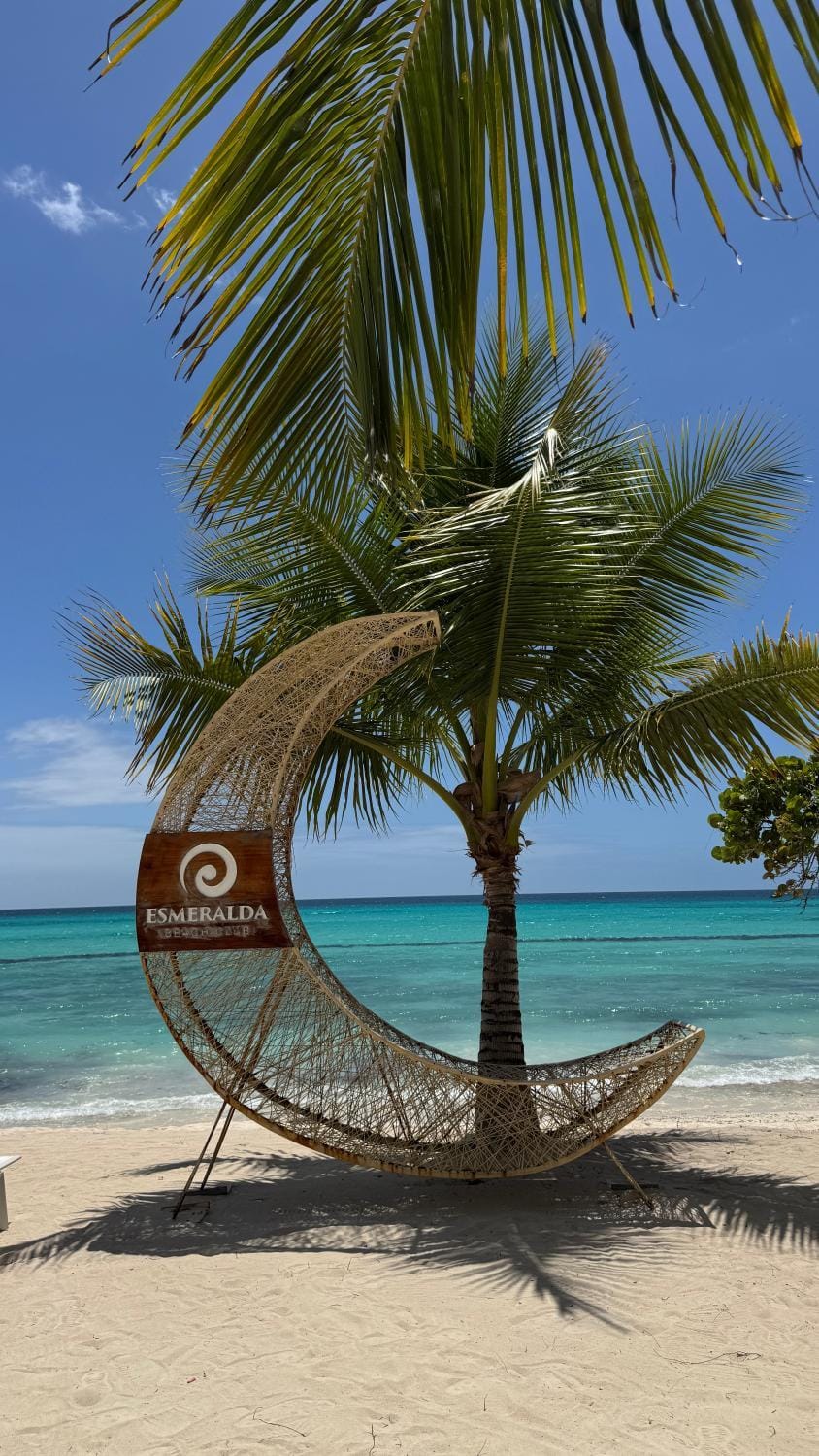 Aqua Esmeralda Luxury Beachfront Anguila 103 Apartment in Dominicus