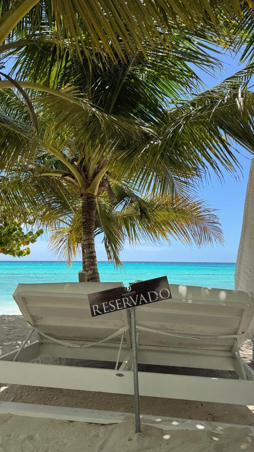 Aqua Esmeralda Luxury Beachfront Anguila 103 Apartment in Dominicus