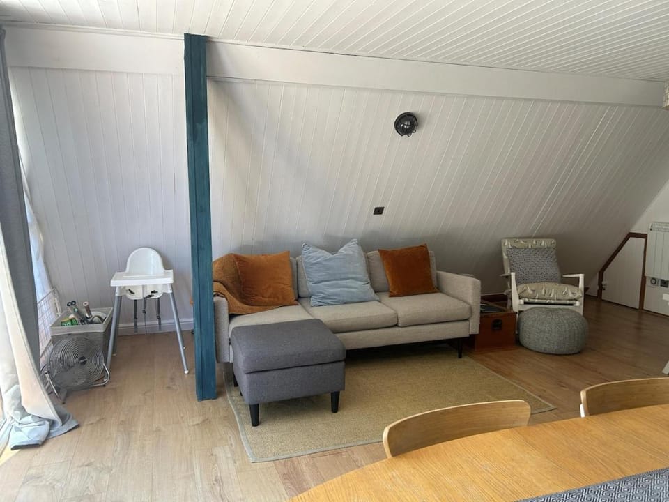 Deluxe Beach Chalet in Kingsdown! Sleeps 6 House in Dover District
