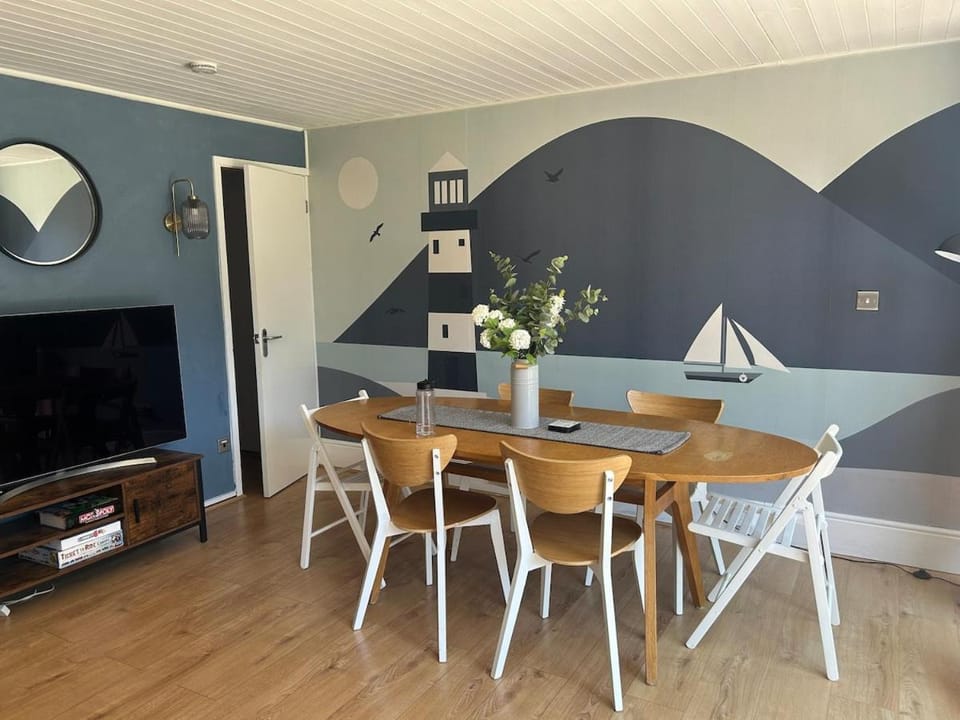 Deluxe Beach Chalet in Kingsdown! Sleeps 6 House in Dover District