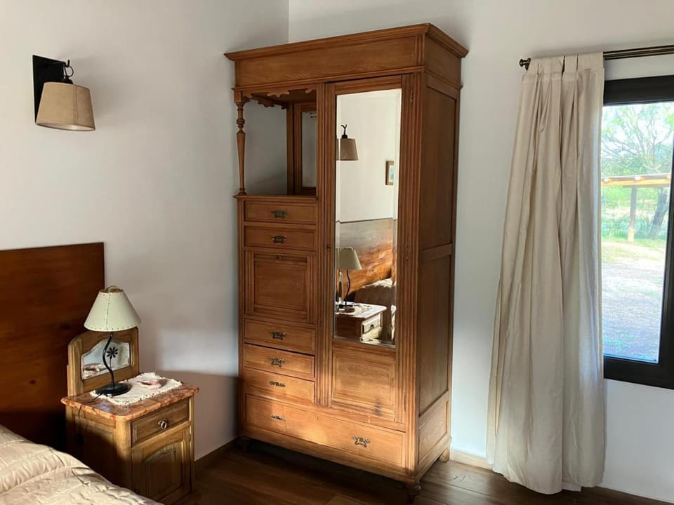Photo of the whole room, Bedroom, wardrobe