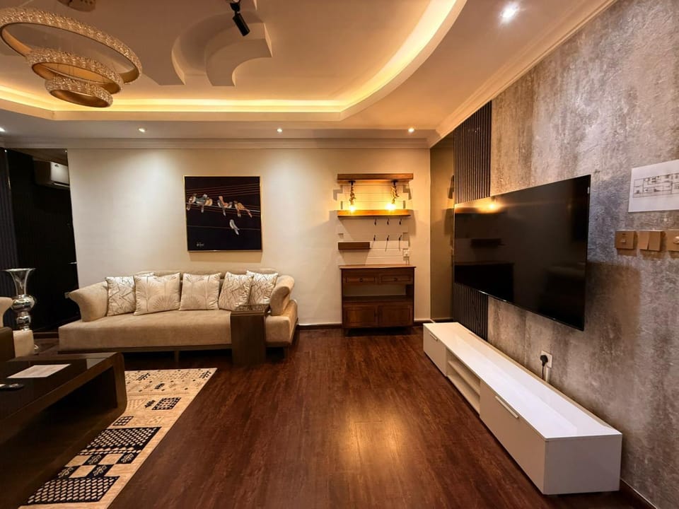 ملاذ فاخر بديكور أنيق في قلب المدينة Apartment in Jeddah
