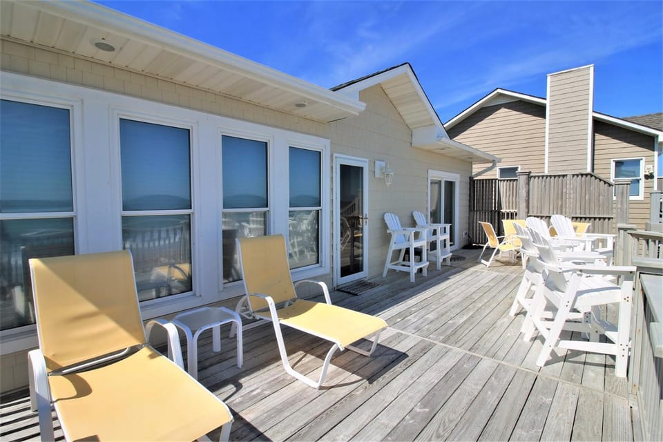 C-Breeze - Oceanfront 4BR home in Surf City NC, sleeps 13 comfortably House in Surf City