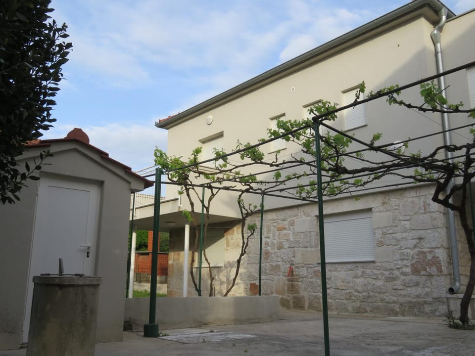 Inner courtyard view