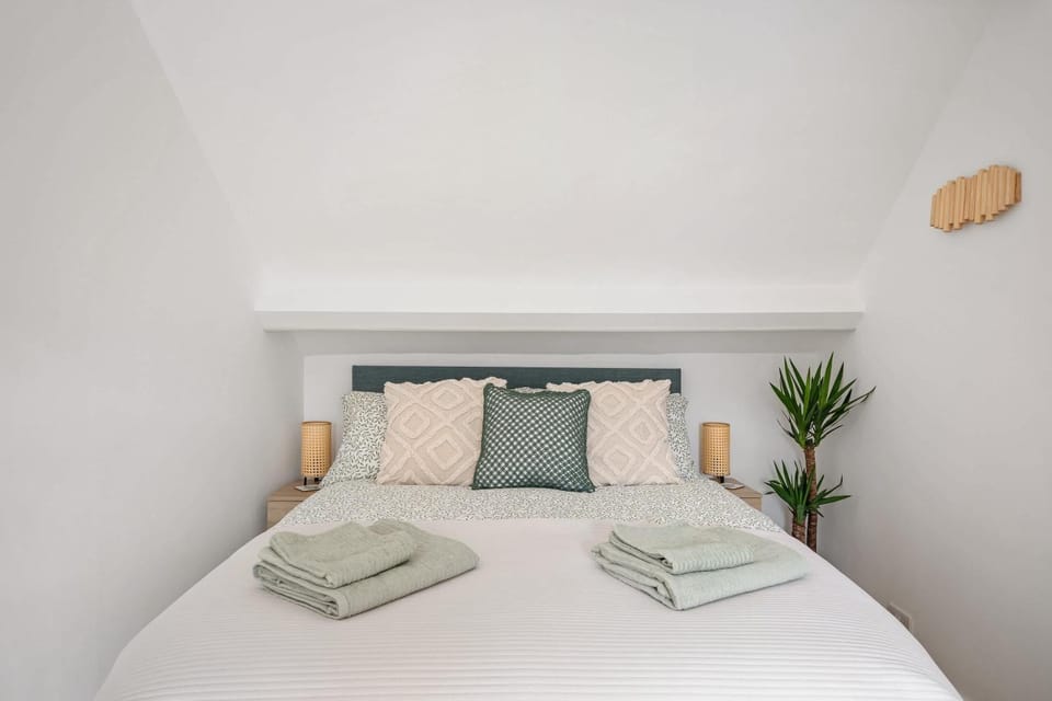 Modern Mews House in Central Totnes House in Totnes