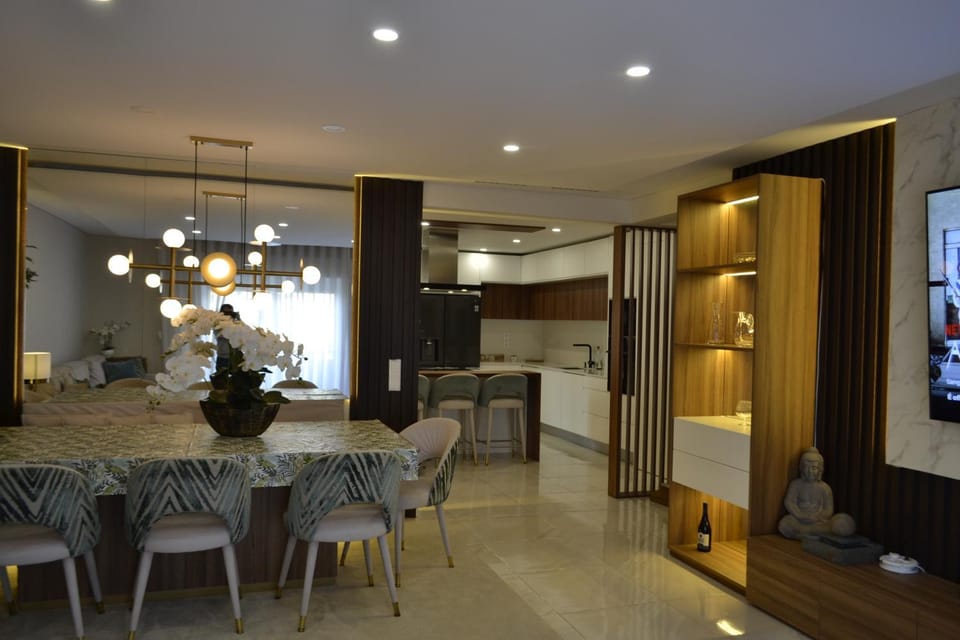 Dining area, kitchen