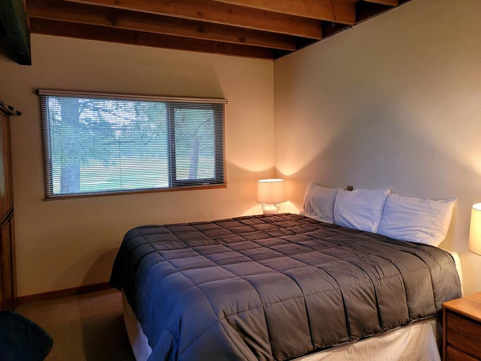 52 Meadow House Apartment in Sunriver