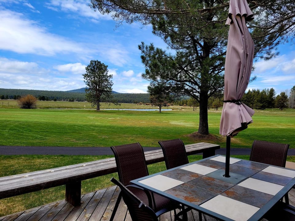52 Meadow House Apartment in Sunriver