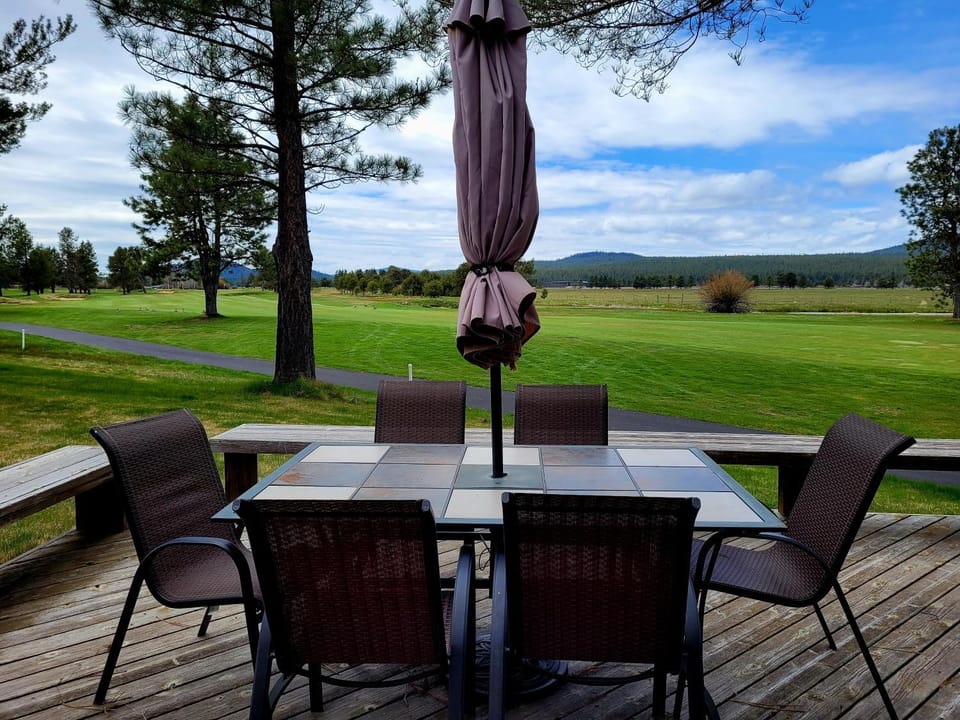 52 Meadow House Apartment in Sunriver