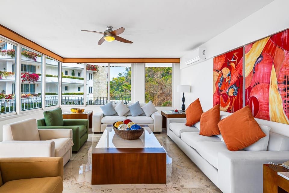 Living room, Seating area