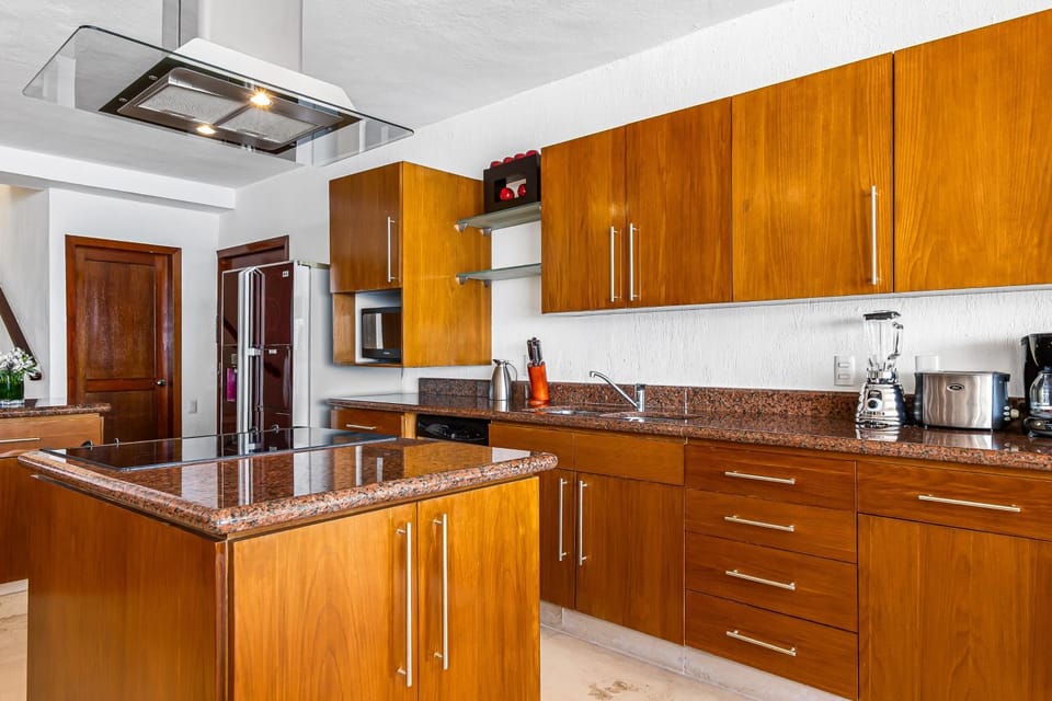 Coffee/tea facilities, Kitchen or kitchenette, dishwasher, oven, kitchen