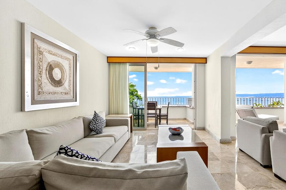 Balcony/Terrace, Living room, Seating area, Dining area