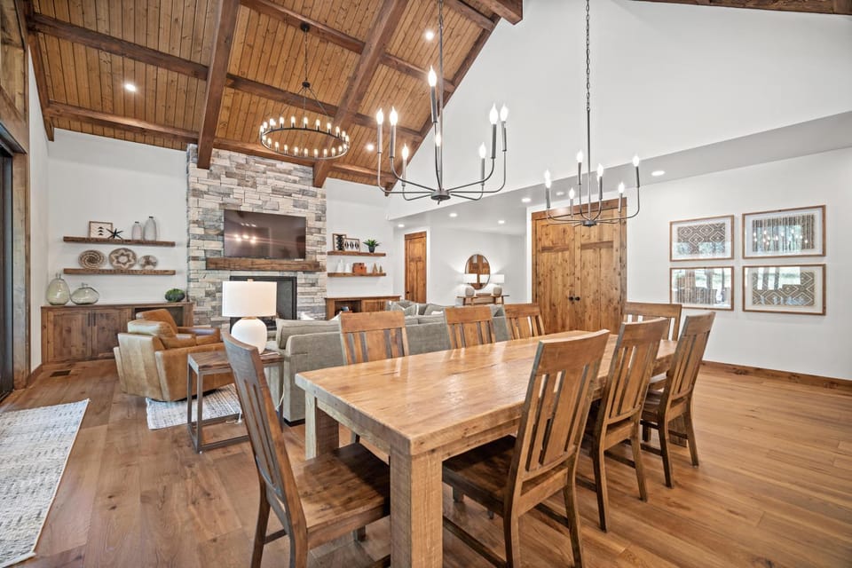 56203 Sable Rock Loop House in Oregon