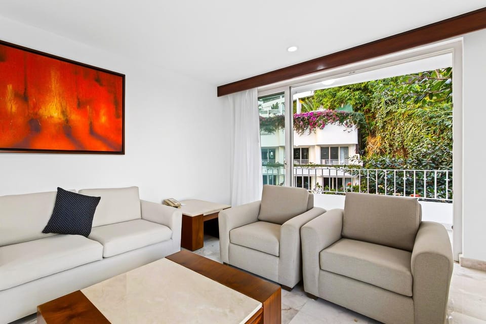 Day, View (from property/room), Balcony/Terrace, Living room, Seating area
