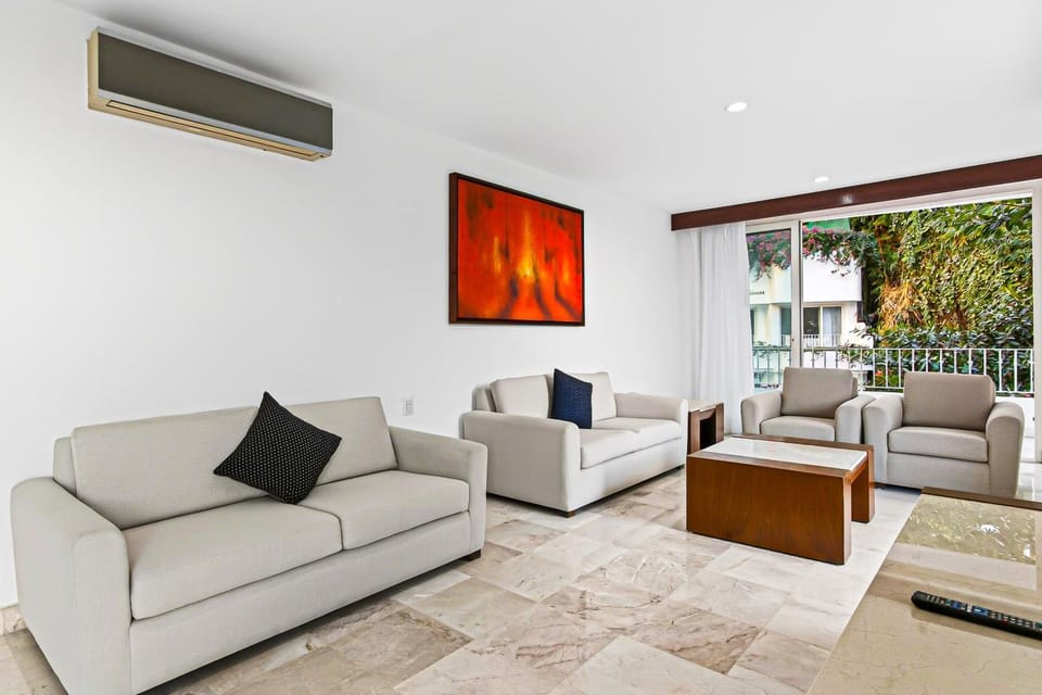 TV and multimedia, Living room, Seating area, air conditioner