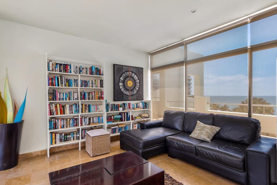 Library, Living room, Seating area