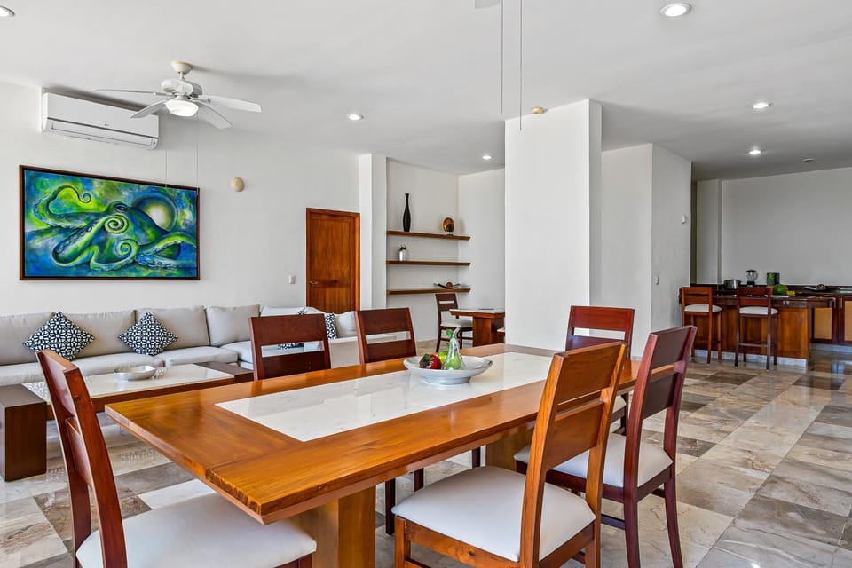 Kitchen or kitchenette, Living room, Seating area, Dining area, air conditioner