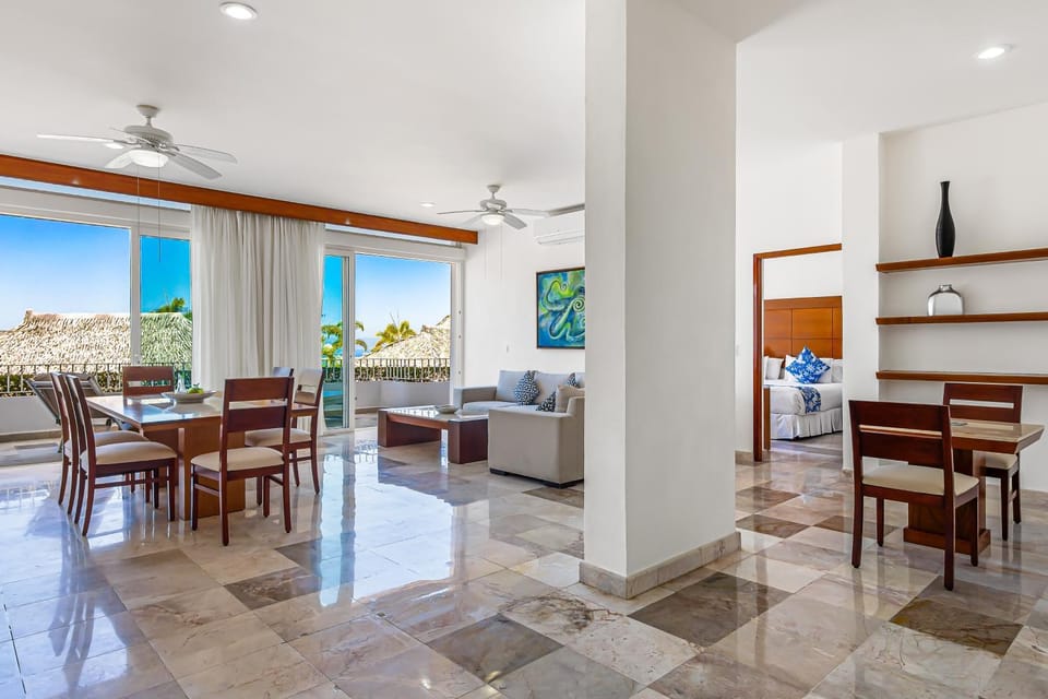 Living room, Seating area, Dining area, air conditioner