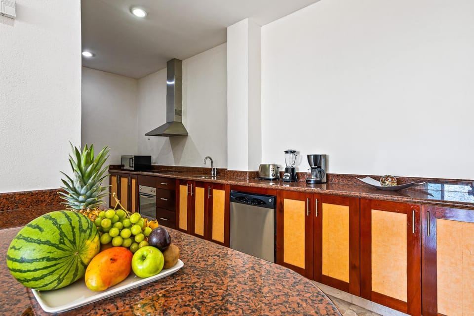 Kitchen or kitchenette, Food and drinks, Food, kitchen