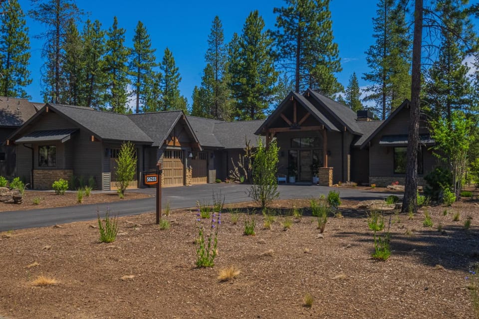 56233 Rockcress Lane House in Oregon