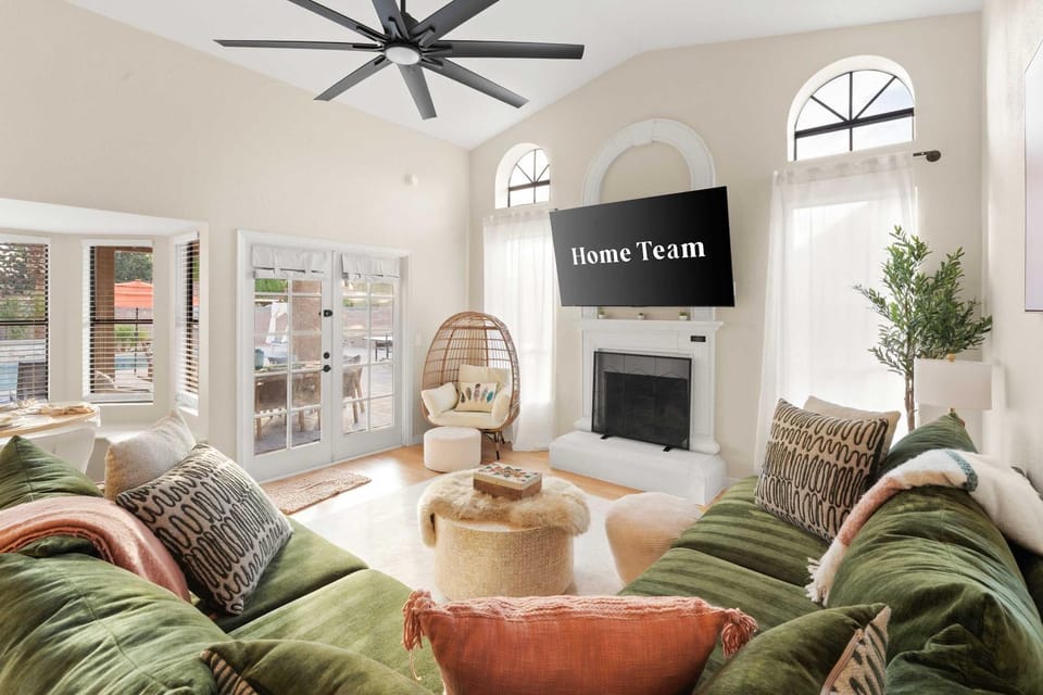 The Ultimate Stay & Play Retreat 4BR Sleeps 13 House in Tempe