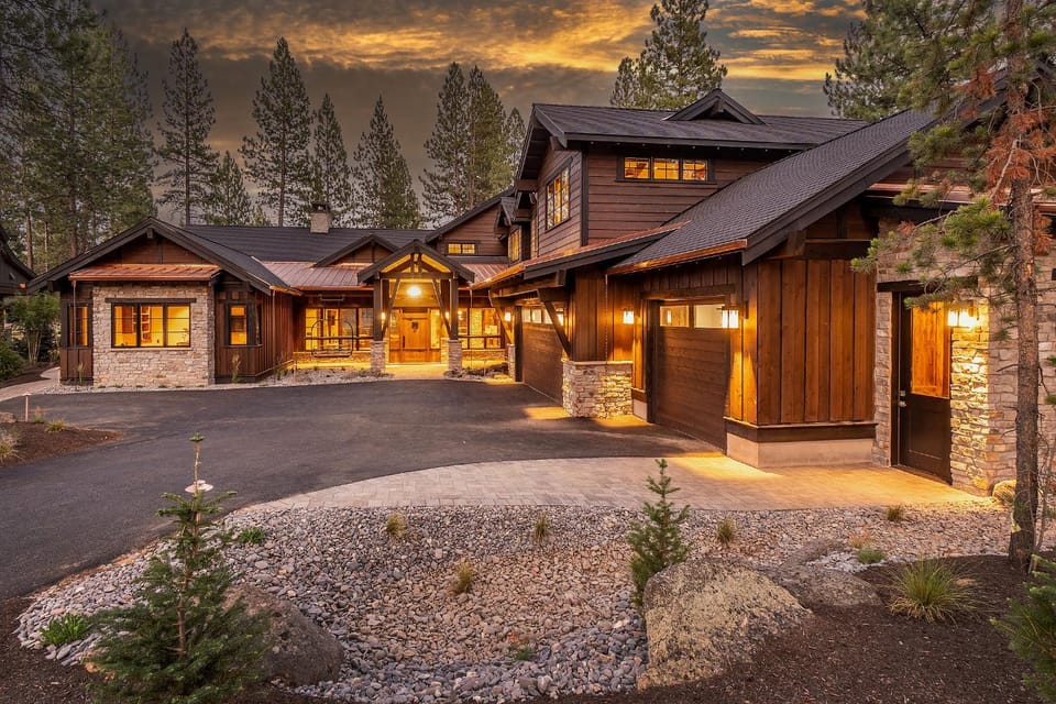 56301 Elk Run Drive - HLH Lodge House in Oregon