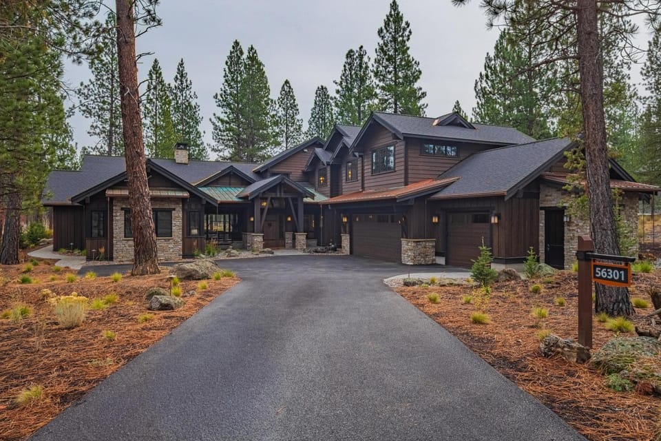56301 Elk Run Drive - HLH Lodge House in Oregon