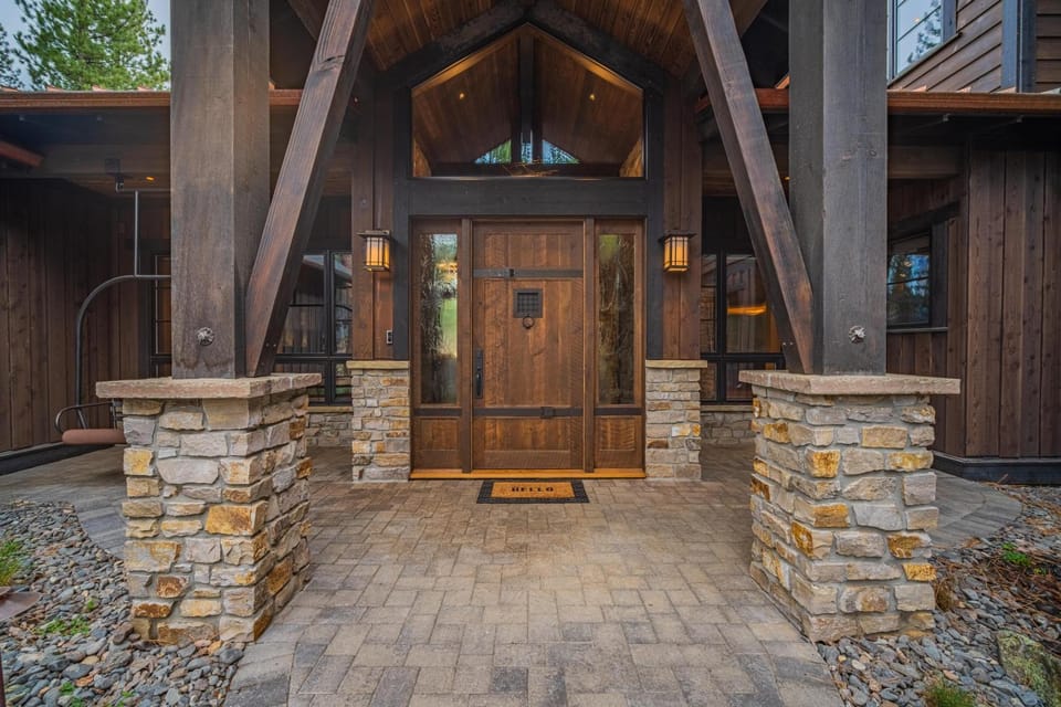 56301 Elk Run Drive - HLH Lodge House in Oregon