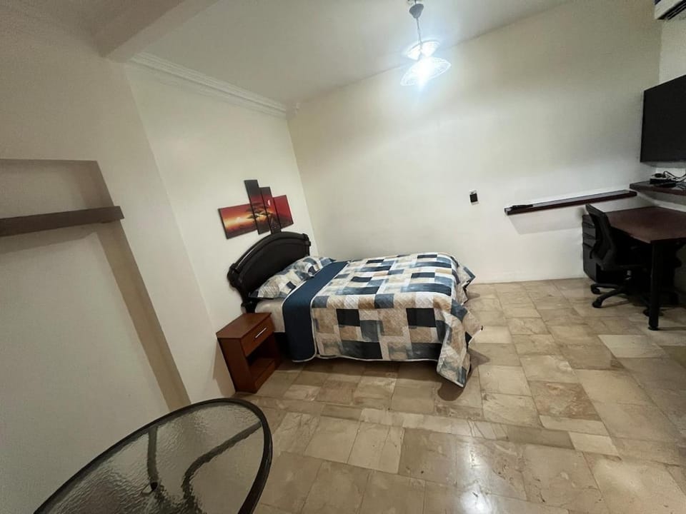 Full Independent Executive Room 2 Apartment in Guayaquil