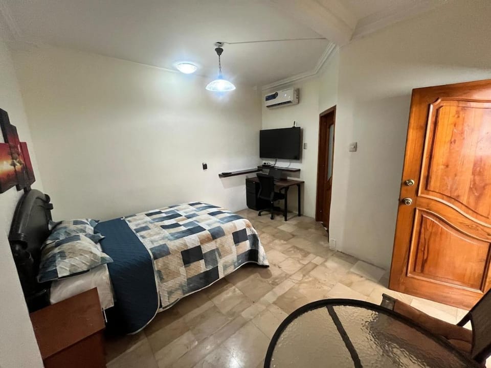 Full Independent Executive Room 2 Apartment in Guayaquil