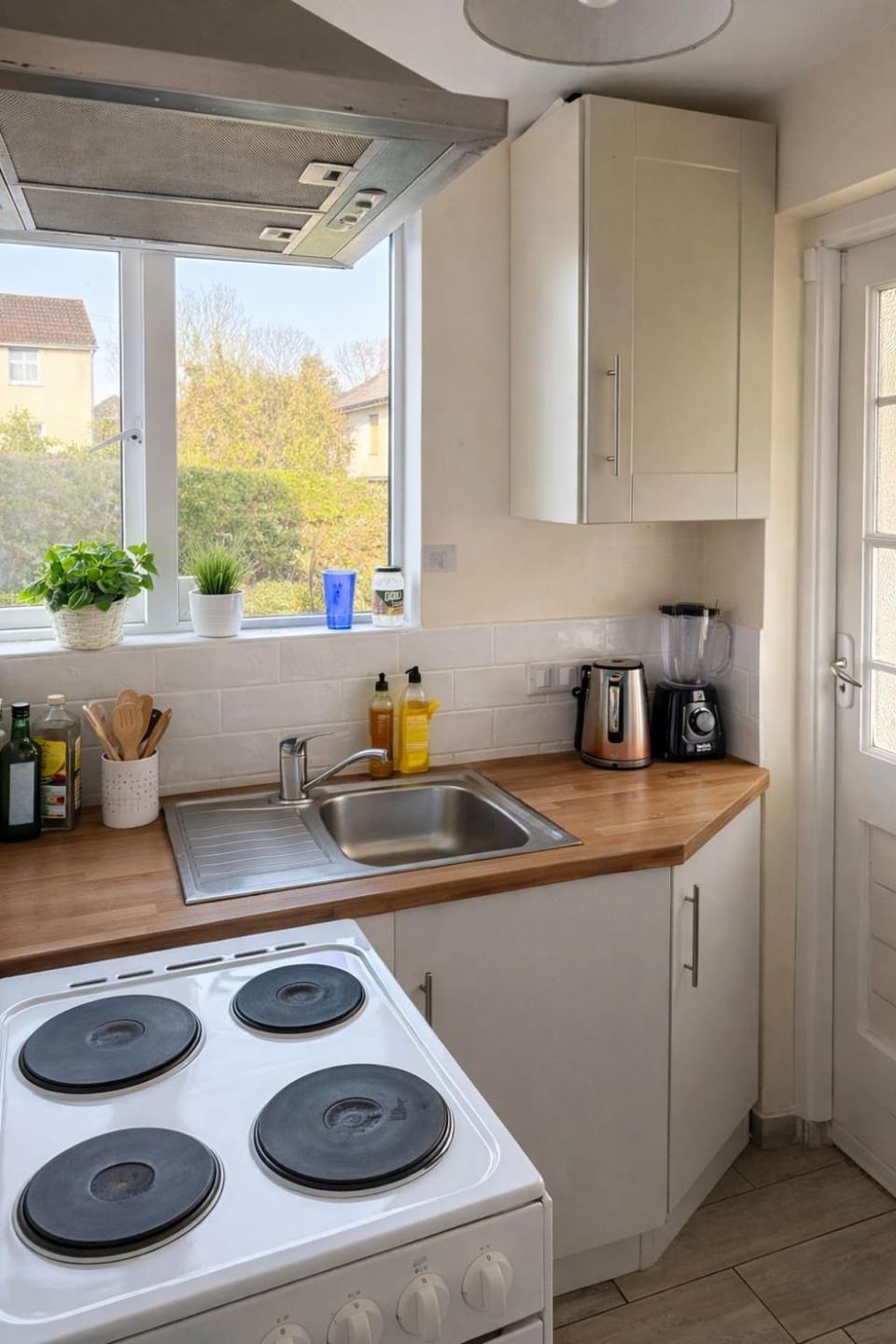Kitchen or kitchenette, Communal kitchen