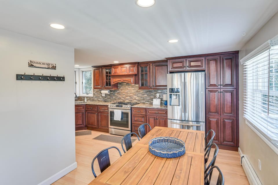 New England Cottage! Water Views & Decks House in Tiverton